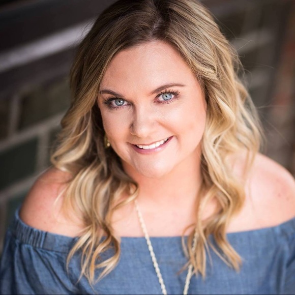 Meet your Posher, Kelly - Picture 1 of 1